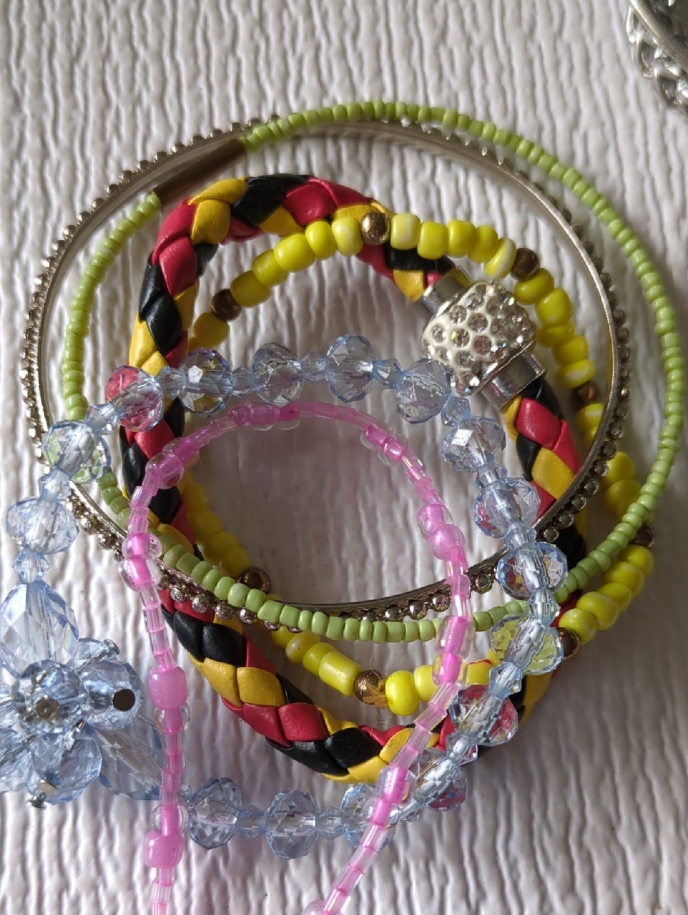 🎂Y12 Lot of More than 15 Bracelets and Bangles - Various Metals and Acrylic - Picture 14 of 14
